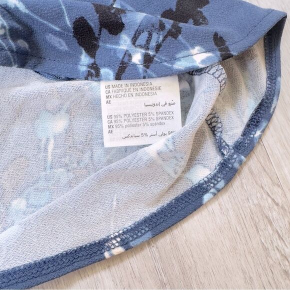 Printed Twist Knot Cap Sleeve Top 0X - Picture 3 of 4